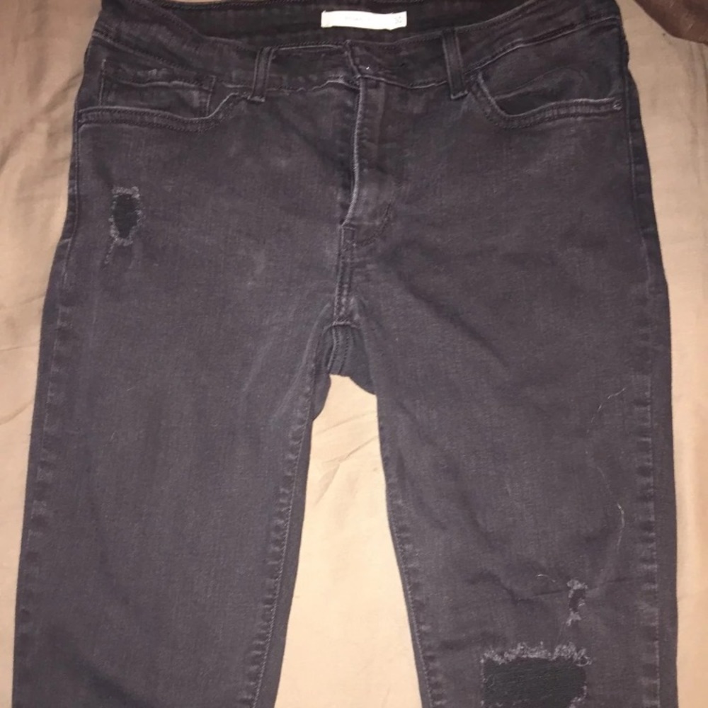 Levi’s Black Distressed Jeans